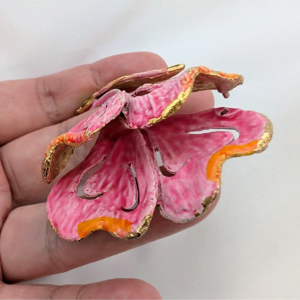 Vintage Signed ART Enamel Flower Brooch Pin Arthur Pepper Gold Tone 3" x 2" - Picture 6 of 9